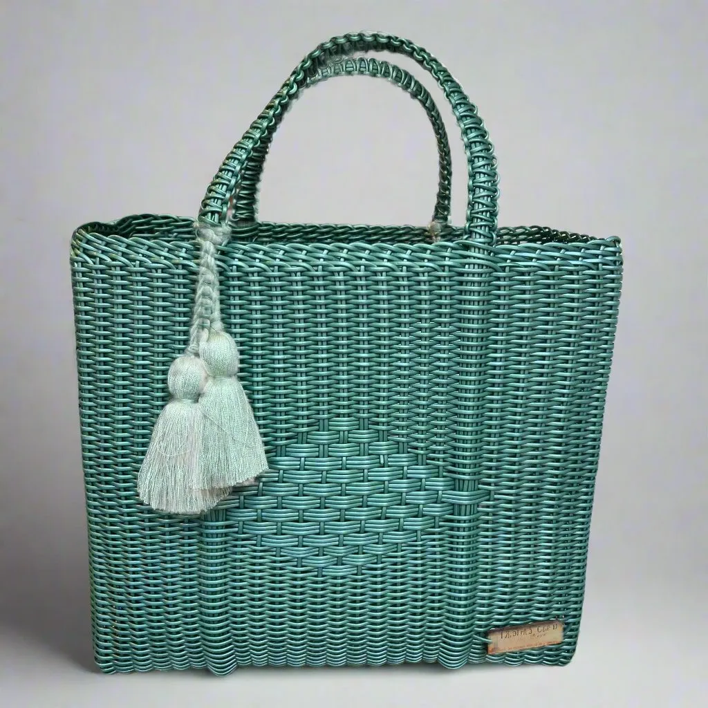 cesta tote ~ medium ~ solid ~ unlined